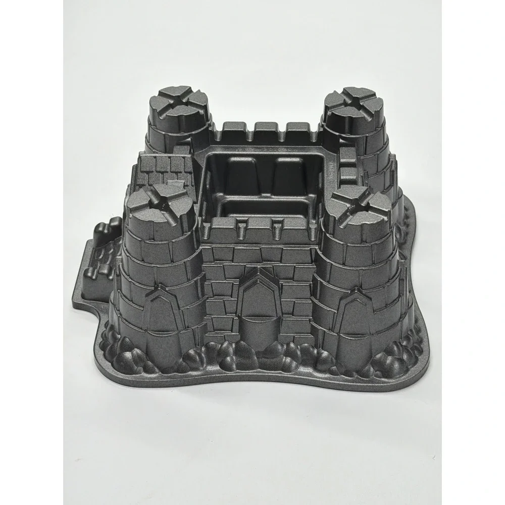 Nordic‎ Ware Castle Bundt Pan 10 Cup Cast Aluminum Non-Stick Made in USA Gray